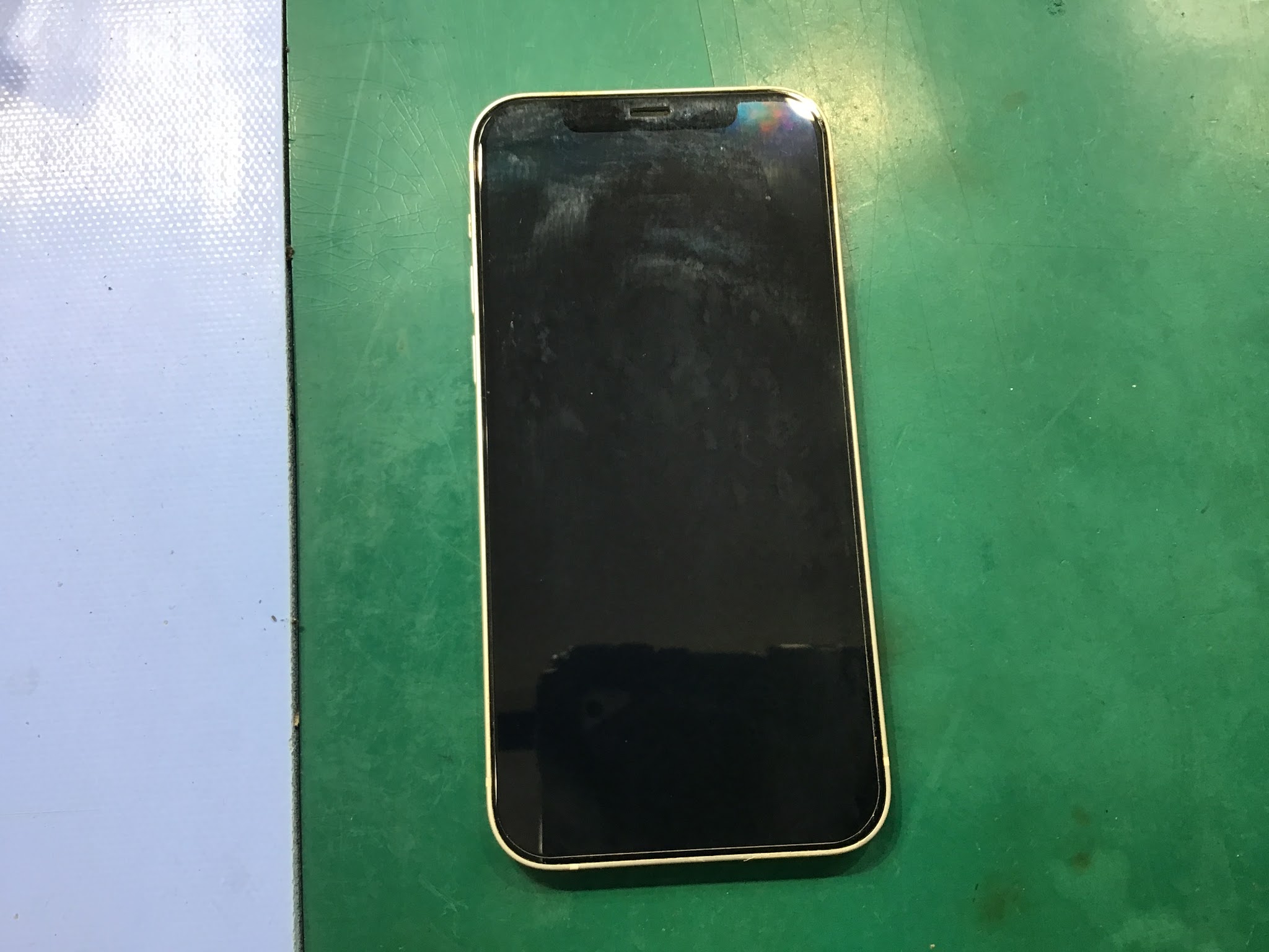iPhone12のバッテリー交換はスマホ修理工房中野ブロードウェイ店にお任せください！